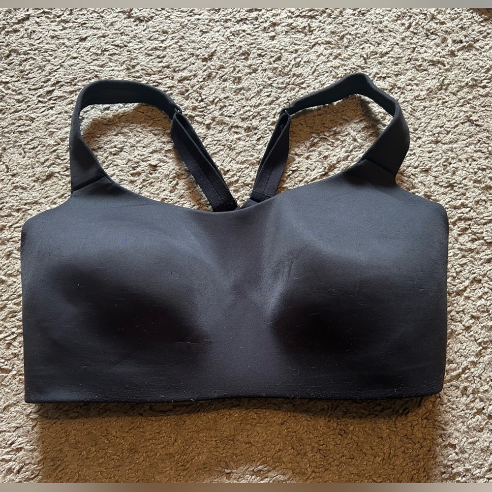 Lululemon Soft Padded Black Hook and Eye Sports Bra Adjustable Back Straps 32DD